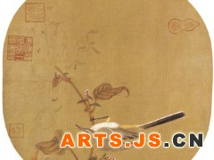 016 《红寥水禽图》
宋 徐崇矩 纨扇 设色

    此图原载《历代名笔集胜册》第一册。耿昭忠题云：“传写物态，蔚有生意。徐崇矩岂惟不坠祖风，真可领袖后学。”他是徐熙的孙子。《宣和画谱》云：“画克有祖之风格。熙画花竹禽鱼，蝉蝶蔬菜之类，极夺造化之妙。一时从学者，莫能窥其藩也。崇矩兄弟，遂能不坠所学。作仕女益工，曲眉丰脸，盖写花蝶之余思。”此图状水禽栖于枝上，双目凝注于水里的游虾之态，最为俊逸可喜。 