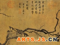 022 《寒雀图》
宋 崔白 绢本设色 纵30厘米 横69.5厘米 北京故宫博物院藏

    崔白，字子西，生卒年不详，出生于安徽濠梁，宫廷画家，活跃于熙宁、元丰时期，颇得皇帝优待，气质更接近不受拘束的文人。《寒雀图》描绘隆冬的黄昏，一群麻雀在古木上安栖入寐的景象。环境的描写被完全省略了，只剩下一株枝干虬劲的老树。用皴擦勾勒的古树的树干在形骨轻秀的鸟雀衬托下，显得格外浑穆恬淡，苍寒野逸。此画用色其淡若无，用笔灵活松动，运墨干湿浓淡相参，单纯中蕴涵变化，真可谓“体制清淡，作用疏通”。 