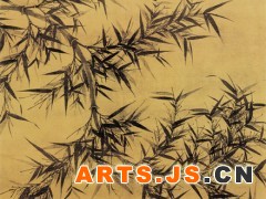 025 《墨竹图》

宋 文同 绢本水墨 纵131.6厘米 横105.4厘米 台北故宫博物院藏

    文同(1018—1079)，字与可，号笑笑居士，石室先生，锦江道人。梓州永泰(今属四川)人。后中进士，仕为太常博士司封员外郎。他的画风潇洒姿致，如迎风而动。《墨竹图》笔法谨严中又潇洒之致，所谓“浓墨为面，淡墨为背”，由此可见。其墨竹选取其清洒生动姿态，运用了书法行书的用笔，因他的竹木怪石独具一种风味，后人号之为“文湖州竹”。此图写倒垂竹一梢，出枝微曲取横空之势。着叶不多，疏密有致，其茎多新枝，以淡墨渲写，生趣蓬勃。 